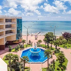 https://dolphin.hotels-of-sochi.com